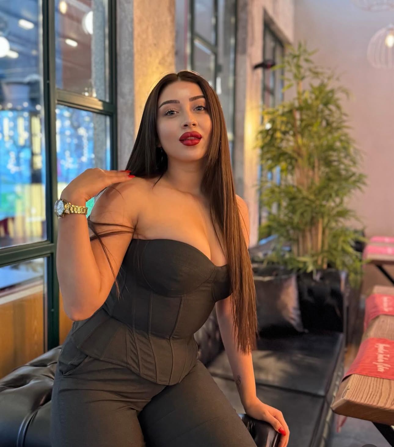 Ceceler Etkileyici Bayan Escort Bayan Zümra