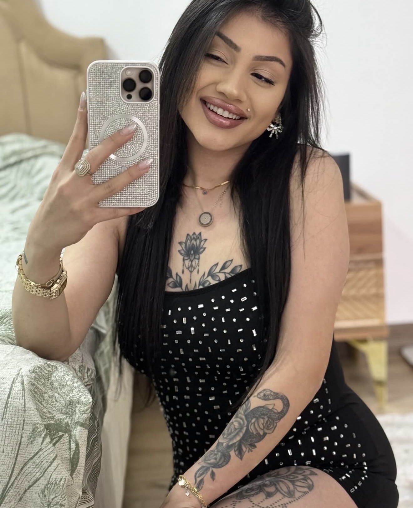 Boğaz Sıcak Kanlı Escort Bayan Safiye